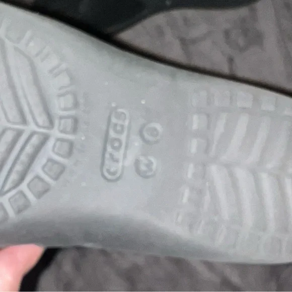 Croc flip flops - Picture 3 of 3